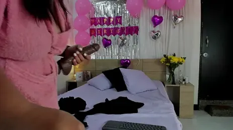 Lauralove_69 webcam model stream image
