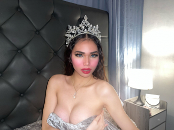 YlianaGivenchy webcam model stream image