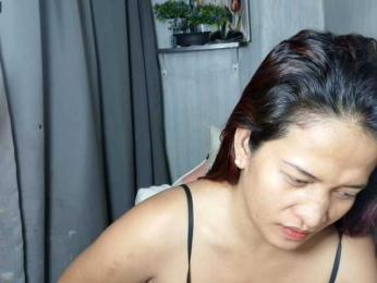 Rainie webcam model stream image