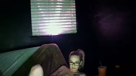 yourfavgirlduh webcam stripchat model stream image