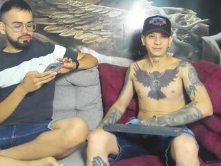 Devin & Mikee webcam model stream image