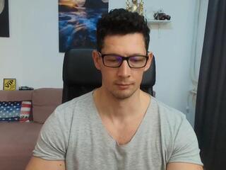 Brutus K webcam flirt4free model stream image