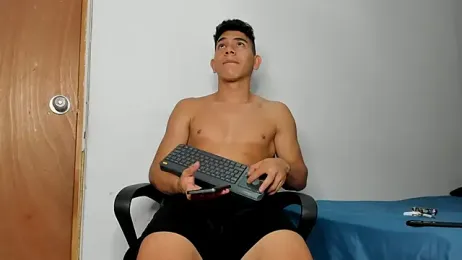 andrew_rose_ webcam model stream image