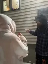 Mini_And_The_Bear webcam model stream image