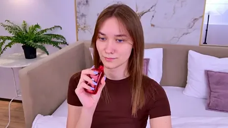 AmadaReine webcam model stream image