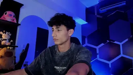 MaxiimoRomano_ webcam model stream image