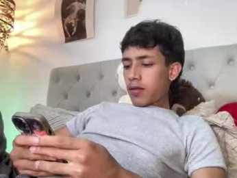 ostin_18hot webcam model stream image