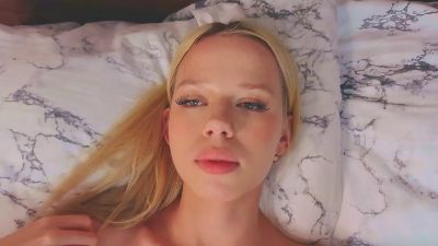 RozanneLapinta webcam model stream image