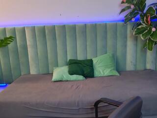 Leon Angelov webcam model stream image