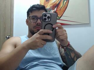Derryl webcam model stream image