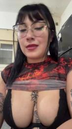 Lareyni26 webcam model stream image