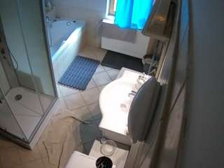 voyeurcam-julmodels-bath-2nd-2 webcam model stream image