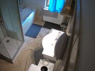 voyeurcam-julmodels-bath-2nd-2 webcam model stream image