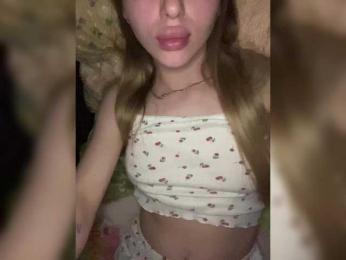 Sweet22girl21242 webcam model stream image