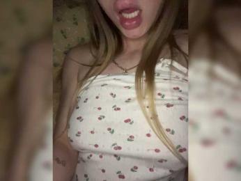 Sweet22girl21242 webcam model stream image