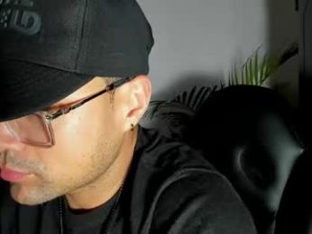 maxi_mux1 webcam model stream image