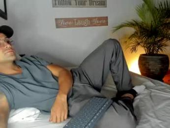 maxi_mux1 webcam model stream image