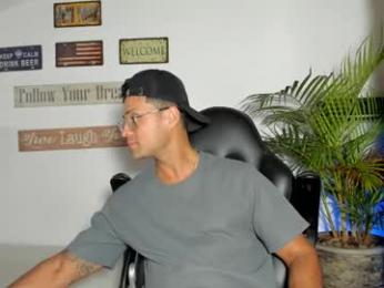 maxi_mux1 webcam model stream image