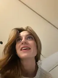 -AngelAri- webcam stripchat model stream image