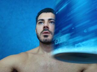 Cutler Q webcam flirt4free model stream image