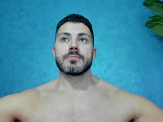 Cutler Q webcam model stream image