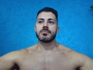 Cutler Q webcam flirt4free model stream image