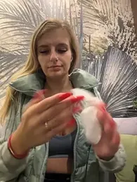 Betsy webcam model stream image