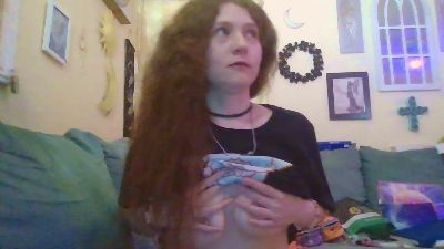 QueenCrimson webcam cam4 model stream image