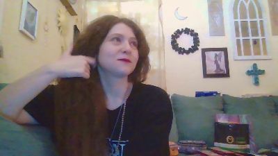 QueenCrimson webcam model stream image