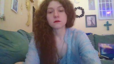 QueenCrimson webcam model stream image