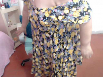 leonela webcam model stream image