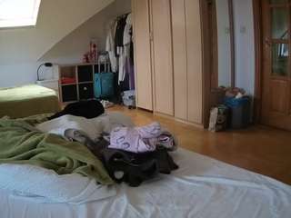 voyeurcam-julmodels-bed-1 webcam model stream image