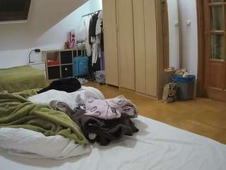 voyeurcam-julmodels-bed-1 webcam model stream image