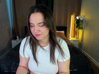 Nelie-Evans webcam model stream image