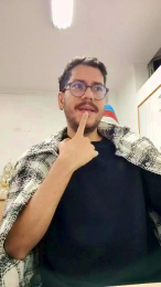 arastoov_73 webcam model stream image