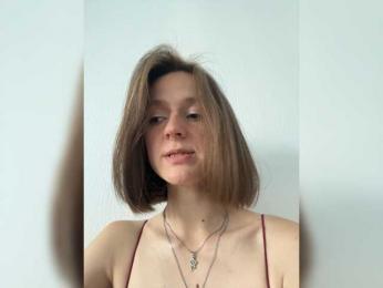 EllieTonee webcam model stream image