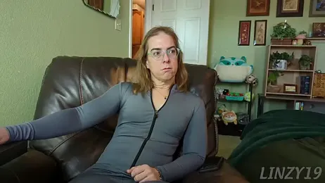 Linzy_19 webcam model stream image