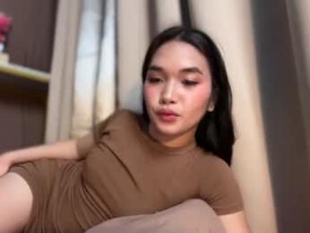 domminant_thea webcam model stream image
