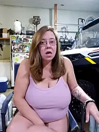 MsShelby40 webcam model stream image