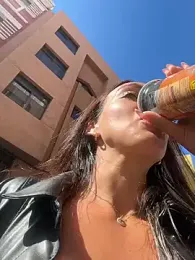 Ninabigtitied webcam model stream image