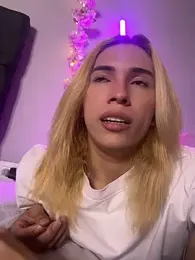 LarryCraft webcam model stream image