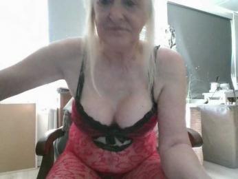 BlondMilfTascha webcam model stream image