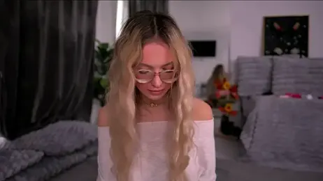 KylieJoyce webcam model stream image