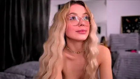 KylieJoyce webcam model stream image