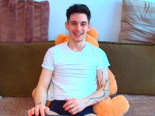 Rovan Bean webcam model stream image