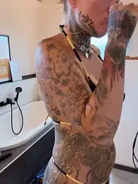 redNatified webcam model stream image