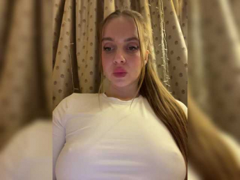 Kikilaky webcam model stream image