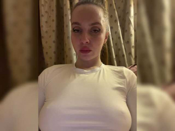 Kikilaky webcam model stream image