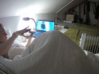 voyeurcam-julmodels-bed-4 webcam model stream image