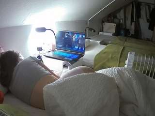 voyeurcam-julmodels-bed-4 webcam model stream image